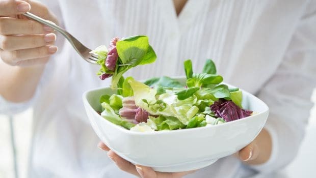 Người bệnh nên bổ sung nhiều loại rau vào chế độ ăn uống