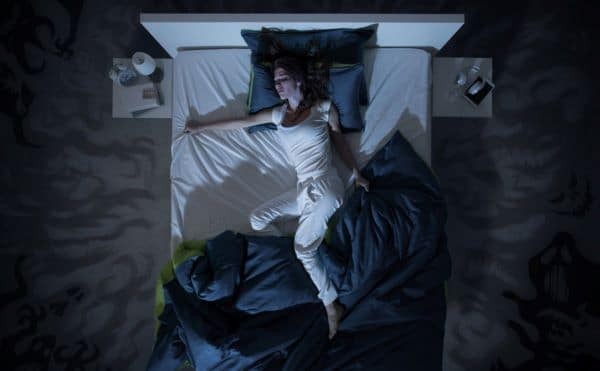 phân biệt và có sự nhận thức đúng giữa giấc ngủ kinh hoàng và ác mộng