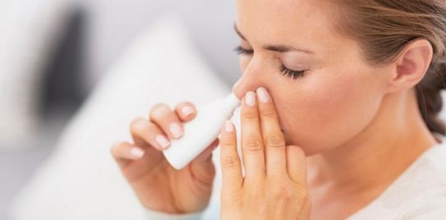 Sử dụng corticoid xịt mũi là lựa chọn đầu tiên trong điều trị polyp mũi
