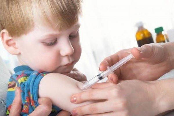 Tiêm phòng vắc xin bênh Rubella cho trẻ em