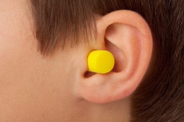 Hãy bảo vệ tai khi tiếp xúc với tiếng ồn
