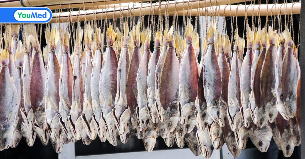 Ung thư vòm họng: Thói quen ăn cá muối mặn và các yếu tố nguy cơ khác