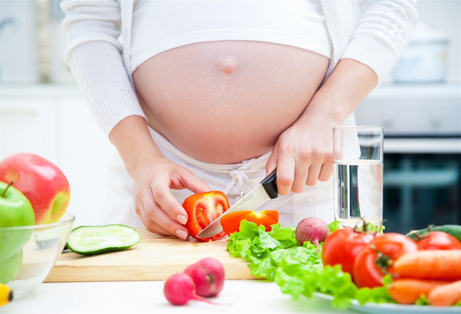 Lựa chọn thực phẩm phù hợp và an toàn trong thai kỳ