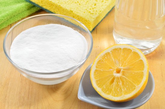 Baking soda thường được sử dụng để điều trị mụn cám