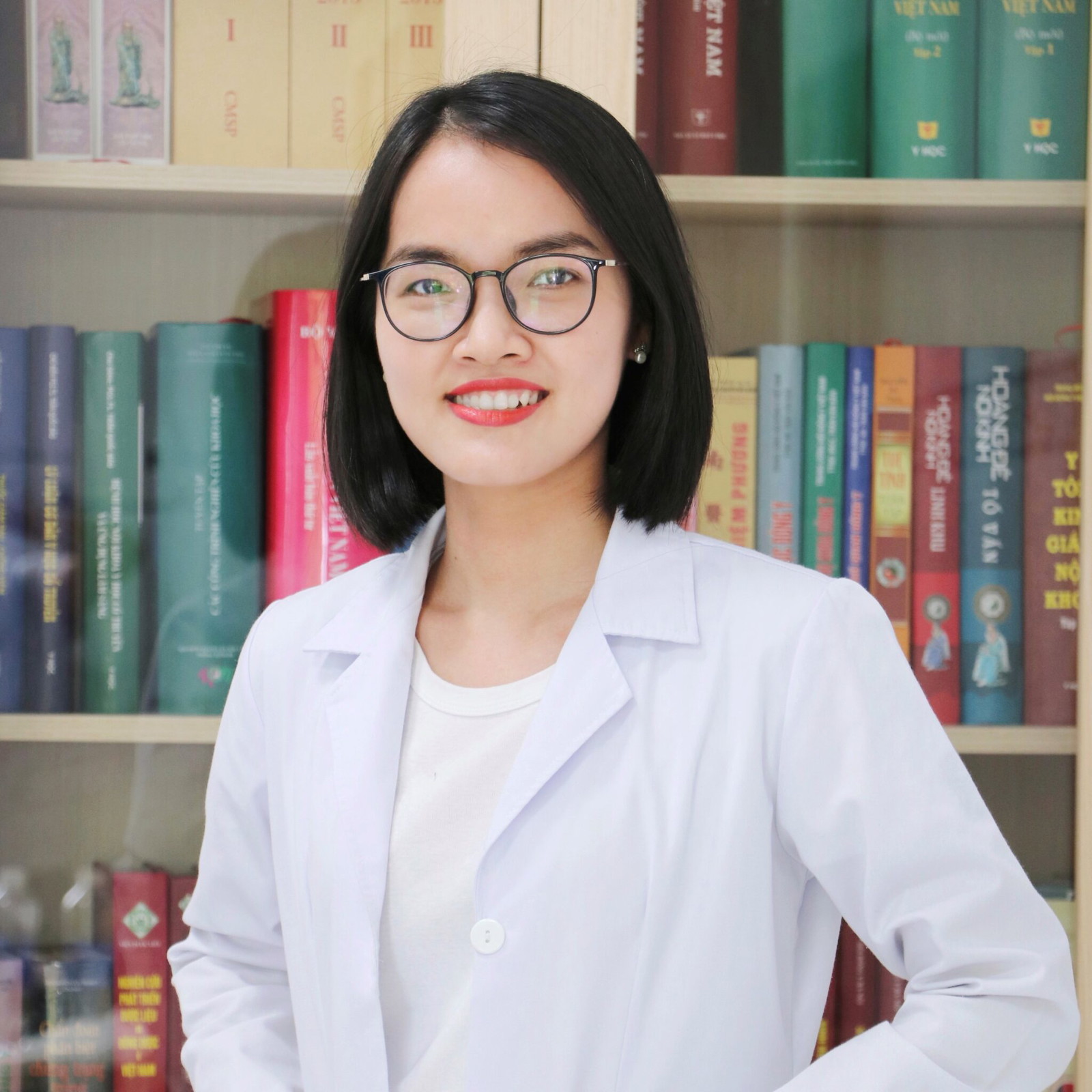 Thạc sĩ Bác sĩ Dư Thị Cẩm Quỳnh
