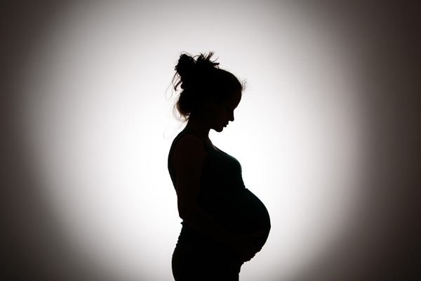 Phụ nữ mang thai nếu mắc phải sẽ gây ảnh hưởng cho thai nhi