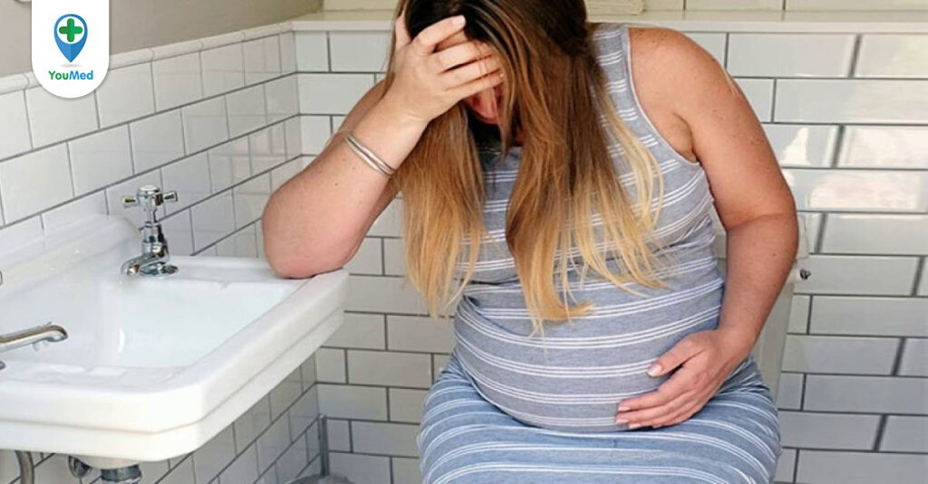 Táo bón khi mang thai: Mẹ bầu cần làm gì?