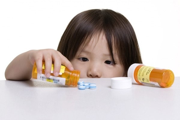 Trẻ có thể dùng thuốc để điều trị