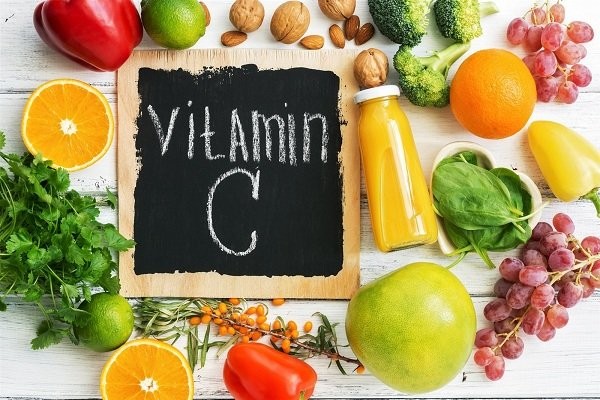 Tăng cường vitamin C sau khi gãy xương