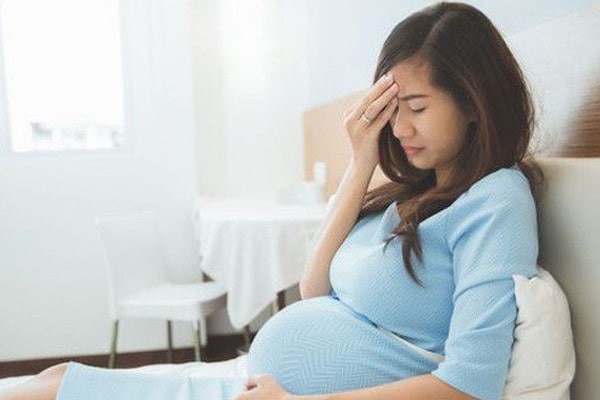 Hạn chế thức khuya khi mang thai