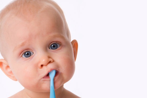 chăm sóc răng miệng cho trẻ sơ sinh 2