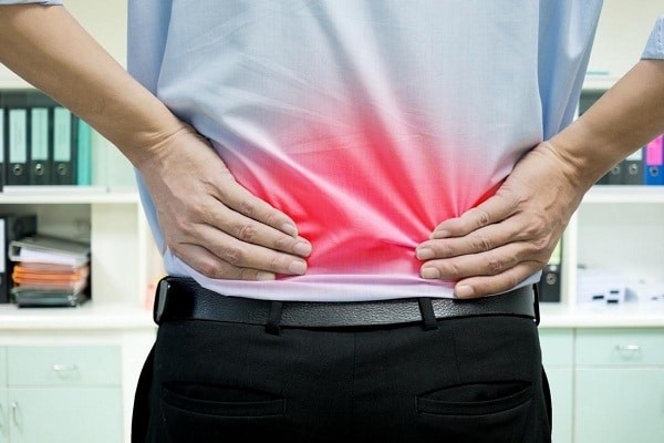 Viêm cột sống dính khớp gây đau vùng hông lưng