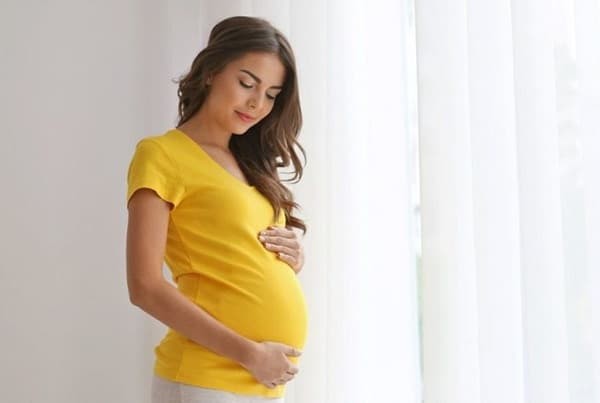 Phụ nữ mang thai và cho con bú nên tham khảo ý kiến bác sĩ trước khi dùng