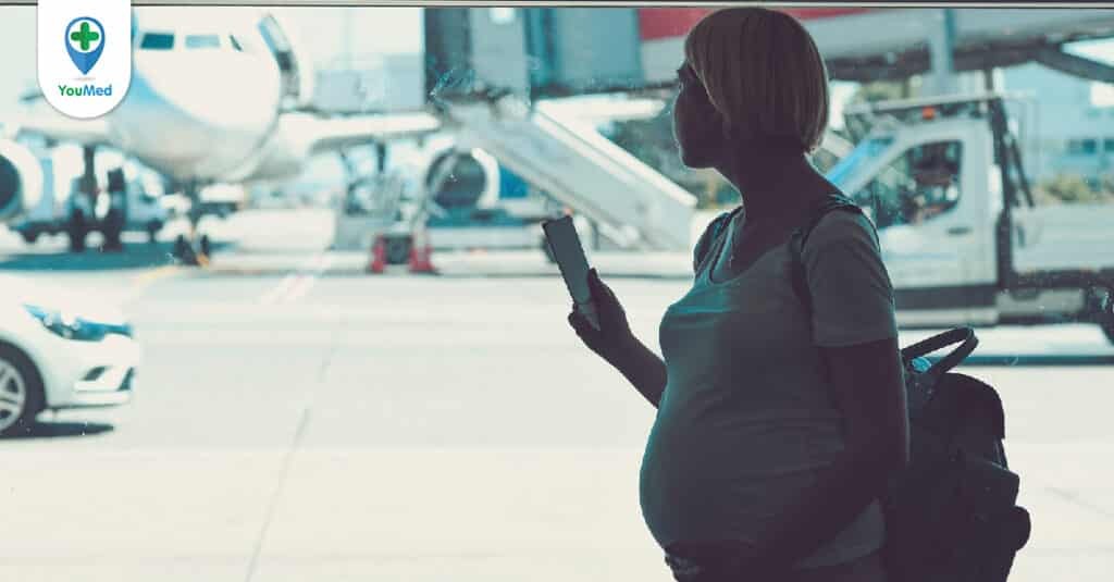 Phụ nữ mang thai đi máy bay: Những điều cần lưu ý