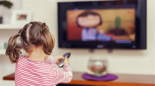 Trẻ em xem ti vi sẽ có ít thời gian giao tiếp với mọi người