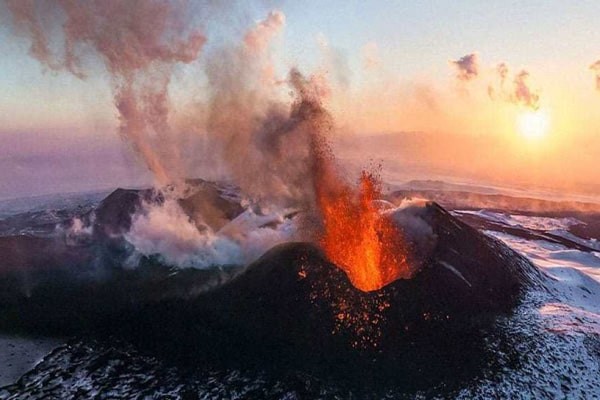 Vùng núi lửa có chứa nhiều Fluor