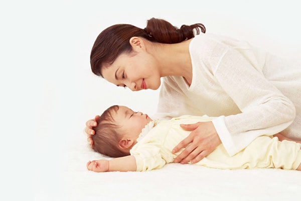 Hát ru là một trong những cách giúp làm dịu cơn khóc dạ đề
