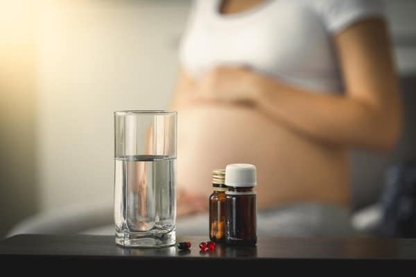 Phụ nữ mang thai không nên dùng thuốc