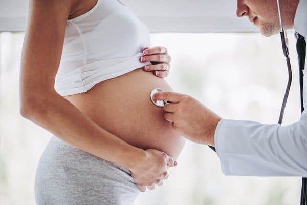 Phụ nữ có thai cần thông qua bác sĩ trước khi dùng thuốc