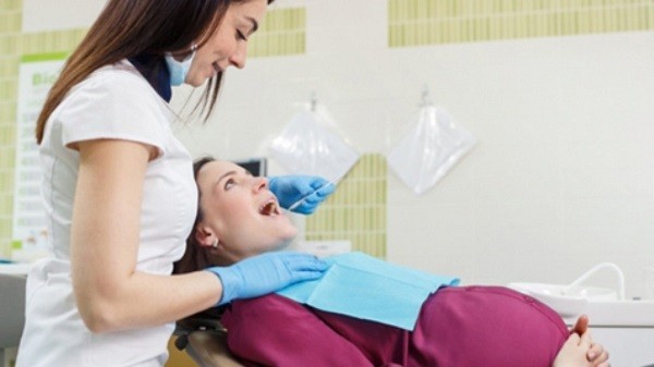 Chăm sóc răng miệng trong suốt thai kỳ giúp phòng ngừa bệnh nha chu