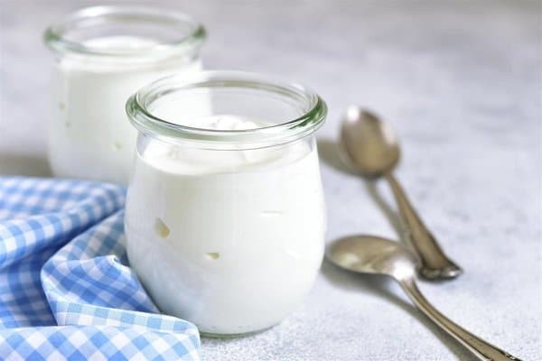 Sữa chua cung cấp lợi khuẩn cho đường ruột giúp hệ tiêu hóa được tôt hơn