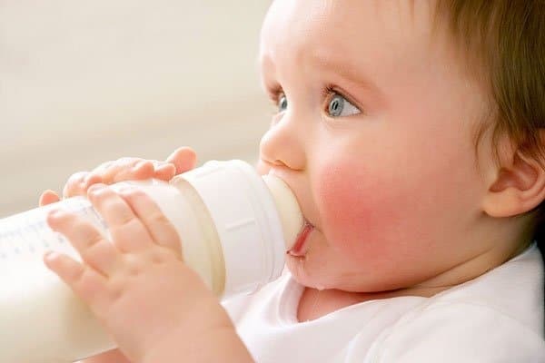 Sữa cung cấp nguồn dinh dưỡng thiết yếu cho trẻ 