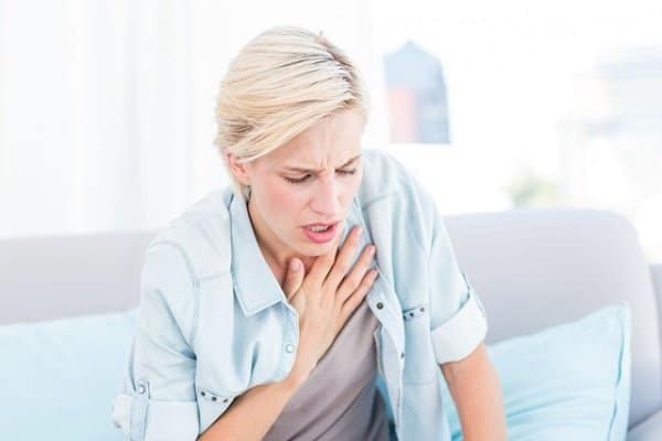 Khó thở và đau ngực là biểu hiện thường gặp ở bệnh nhân ung thư phổi