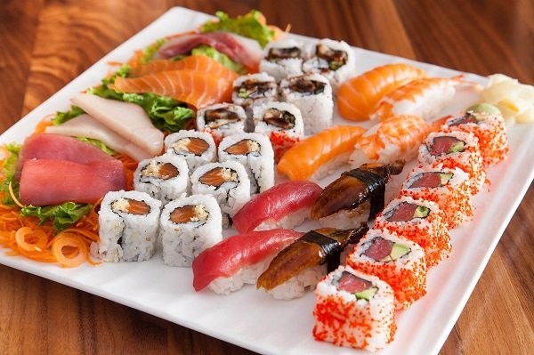 Thực phẩm cần tránh cho người ung thư phổi: Sushi và Sashimi