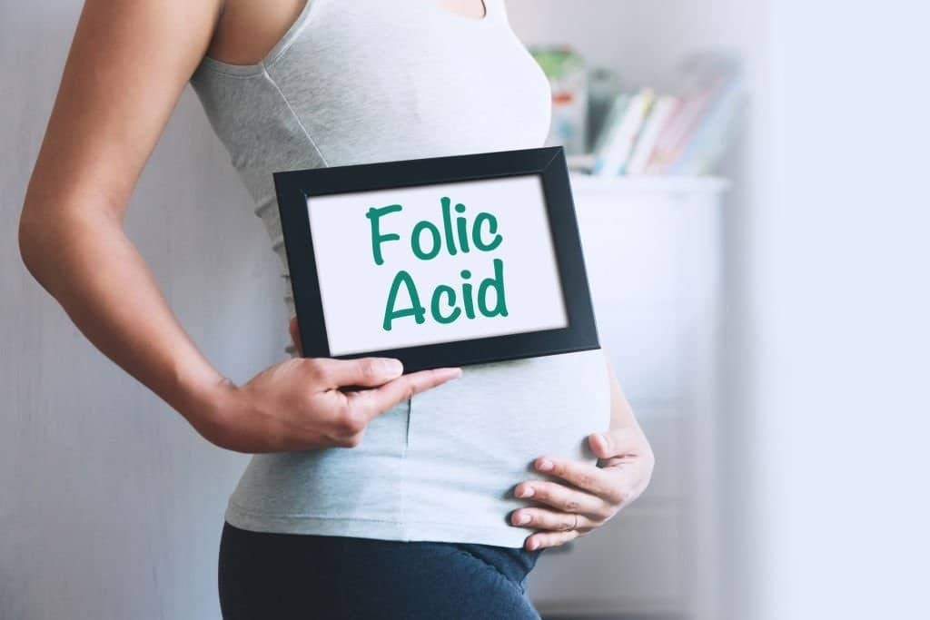 Bổ sung axit folic đặc biệt quan trọng trước và trong khi mang thai
