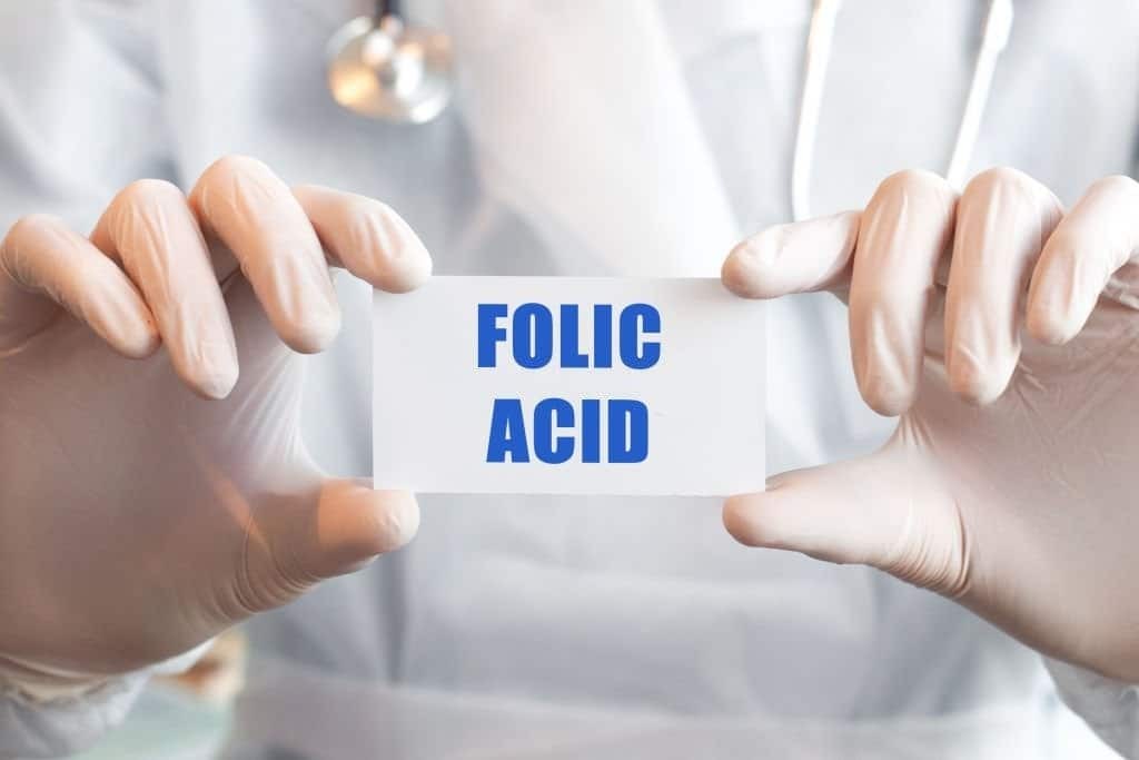 Axit folic là một loại vitamin tổng hợp của folate (Vitamin B9)