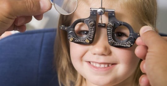 biện pháp kiểm soát cận thị ở trẻ Kính gọng