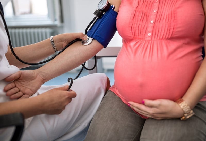 Rối loạn huyết áp có mối liên hệ với tiểu đường thai kỳ
