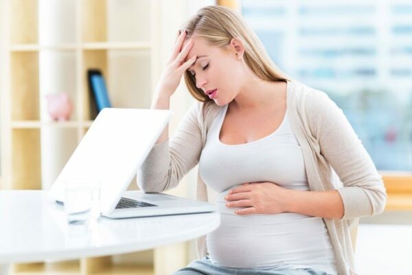 Mệt mỏi thường xuyên ở mẹ bầu là dấu hiệu quan trọng của suy giáp 