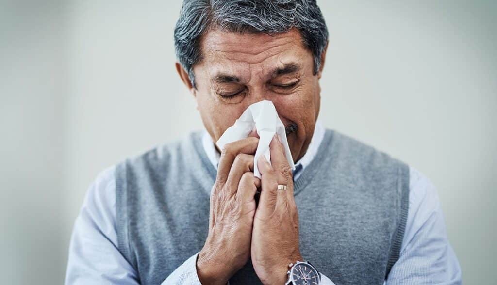 Dấu hiệu giống cảm cúm có thể là một triệu chứng của viêm tuyến tiền liệt
