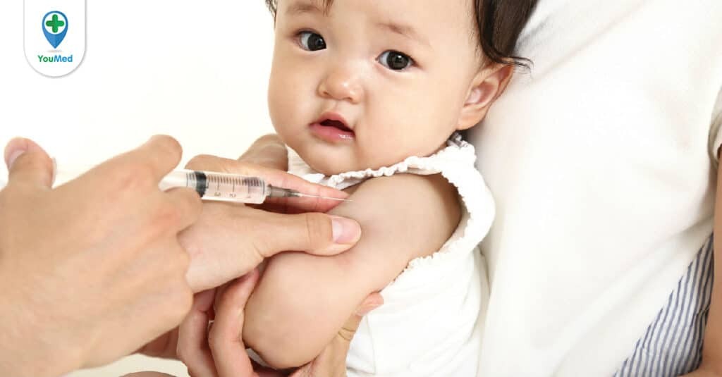 Tiêm vắc xin phòng thương hàn cho trẻ
