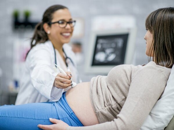 Việc sử dụng thuốc tẩy giun trong thai kỳ cần nghe theo lời khuyên từ bác sĩ sau khi thăm khám