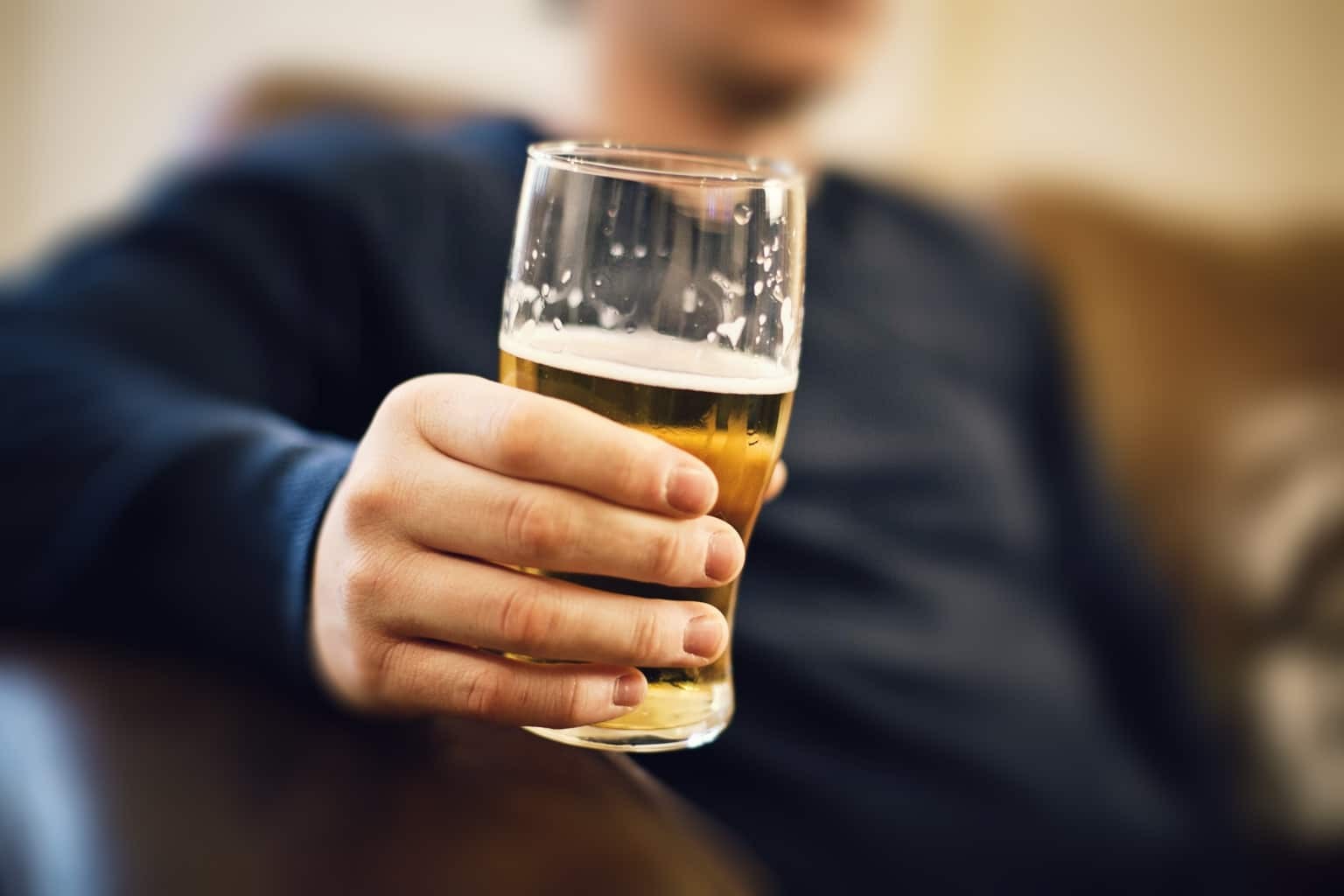 Sử dụng rượu bia nhiều có thể gây nên hiện tượng mộng tinh