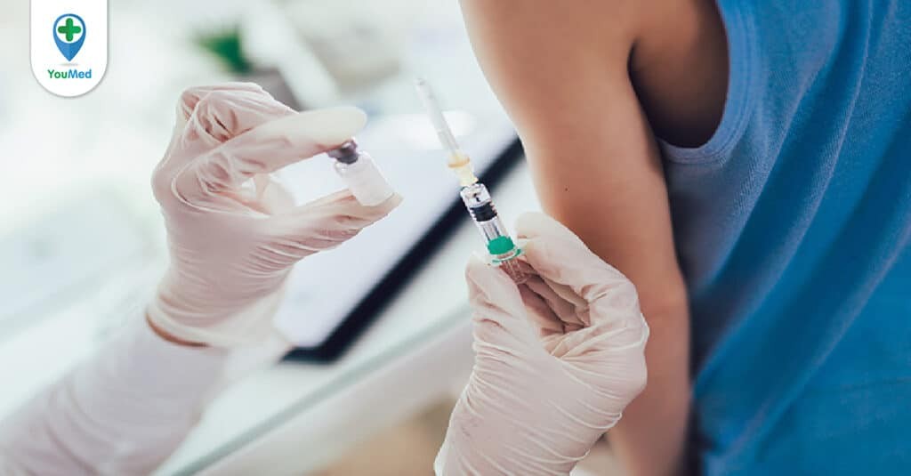Ai cần tiêm nhắc lại vắc-xin sởi?