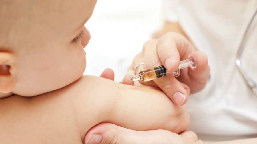 Tiêm phòng vắc xin lao BCG cho trẻ