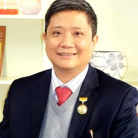 Bác sĩ Nguyễn Vĩnh Ngọc