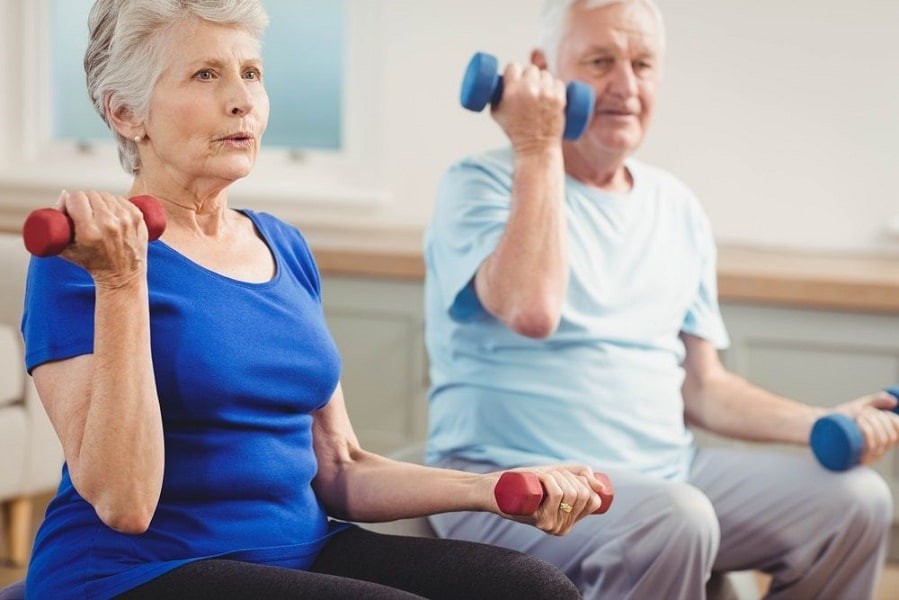 Thường xuyên tập luyện thể dục hỗ trợ điều trị cao huyết áp ở người già