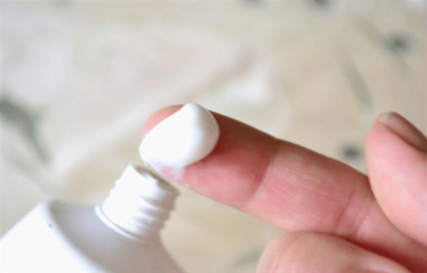 Kem đánh răng có thể gây kích ứng da của bạn