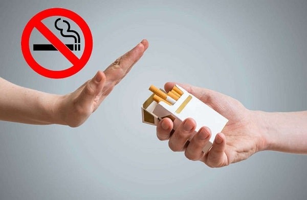Việc hút thuốc lá là một trong những nguy cơ mắc bệnh phong thấp