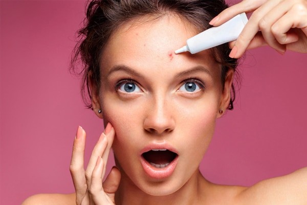 9 cách đánh bật mụn ẩn ra khỏi làn da của bạn