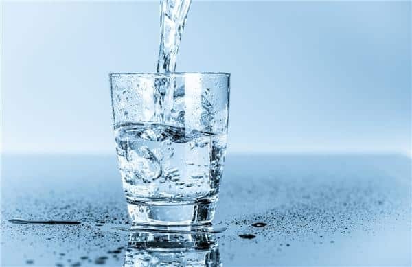 Nước lọc rất tốt cho người tụt huyết áp