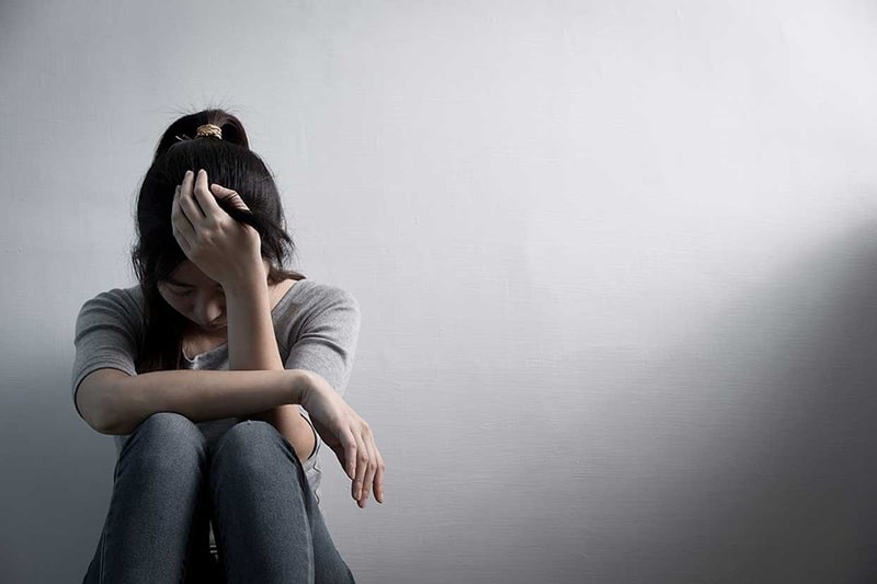 Người bệnh trầm cảm thường cảm thấy lo âu và có khí sắc trầm buồn