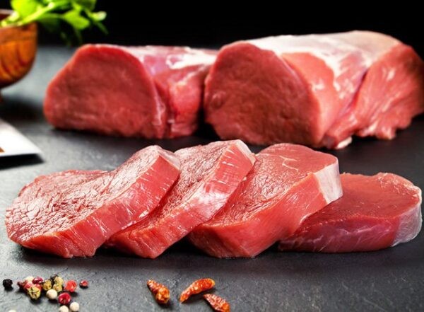 Thịt bò có chứa cholesterol cao và chất béo bão hòa không tốt cho người bệnh cường giáp