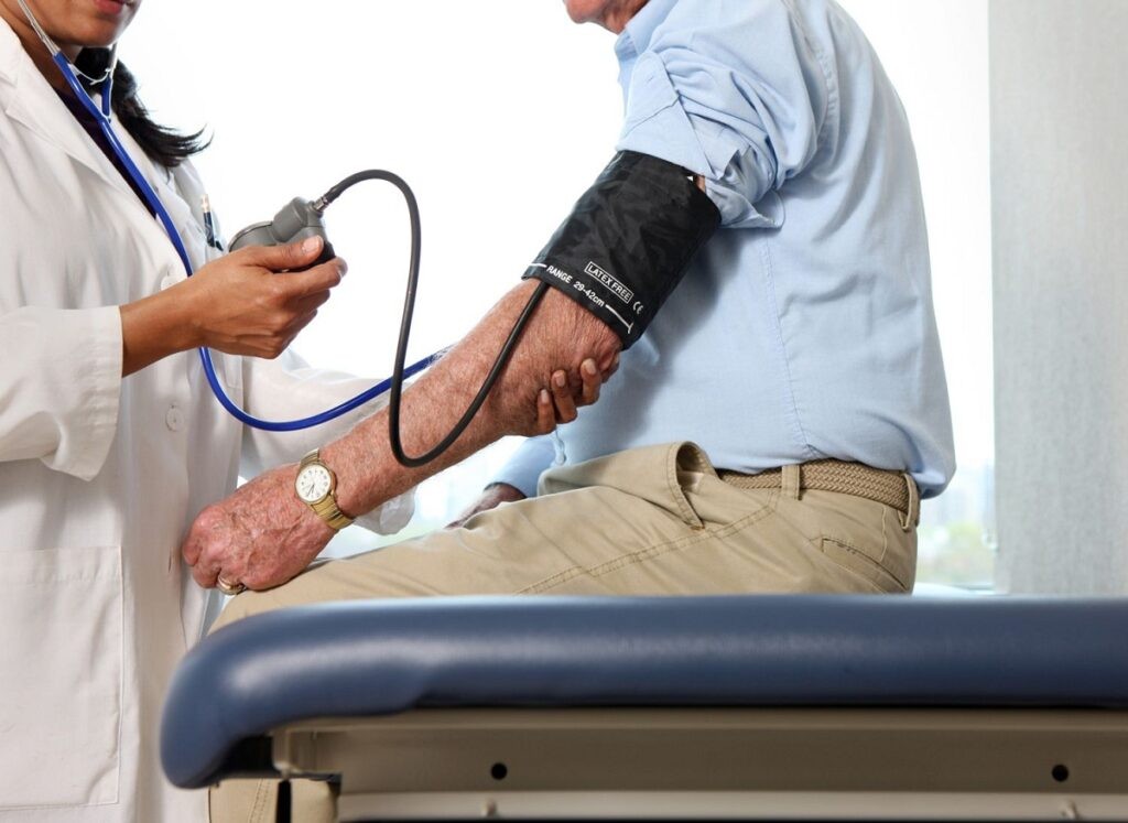 Vị trí đo huyết áp thường ở cánh tay