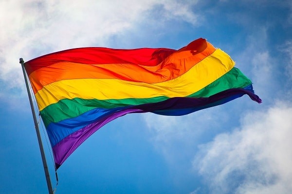 Lá cờ lục sắc là biểu tượng của cộng đồng LGBT