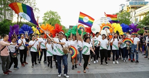Một cuộc diễu hành ủng hộ cộng đồng LGBT tại Việt Nam